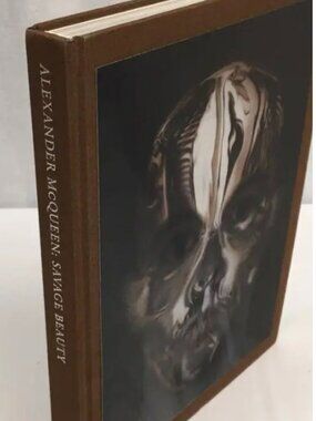 SAVAGE BEAUTY-ALEXANDER MCQUEEN